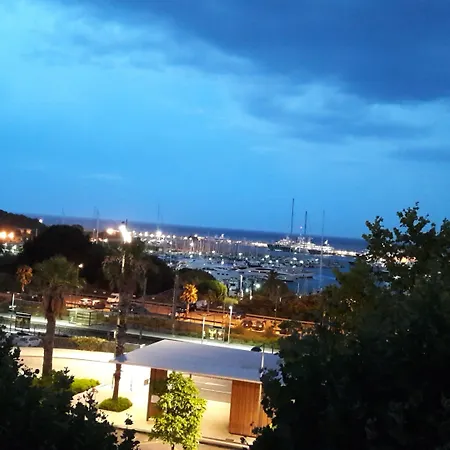 ホテル Le Collier アンティーブ