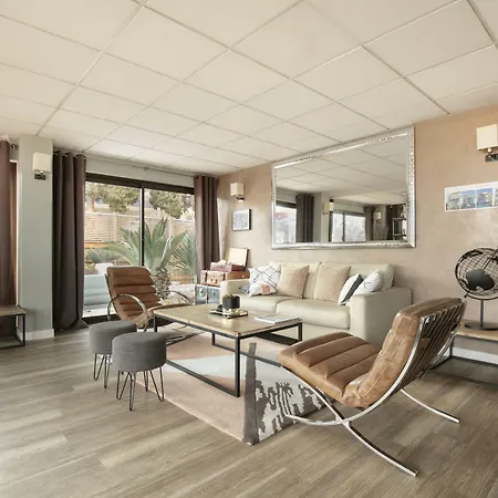 Le Collier Hotel 3*