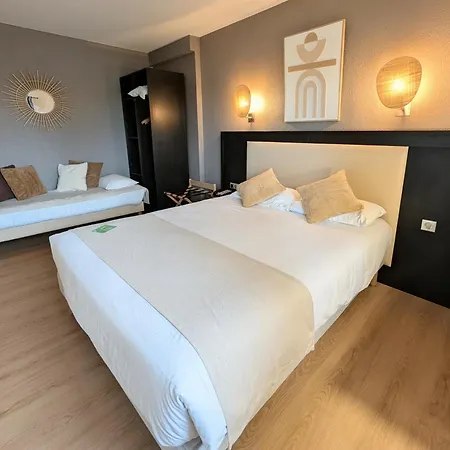 Le Collier Hotel 3*
