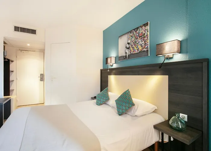 ホテル Le Collier アンティーブ