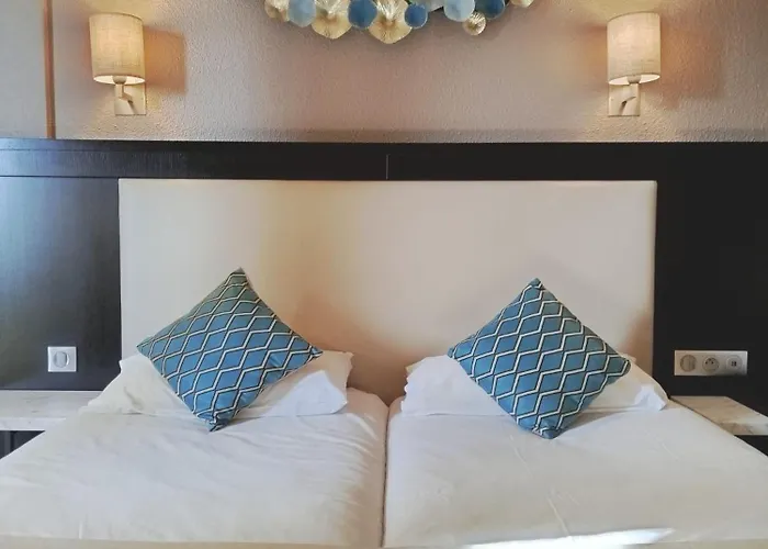 Le Collier Hotel