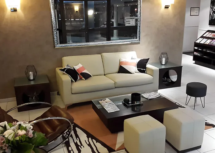 Le Collier ホテル アンティーブ