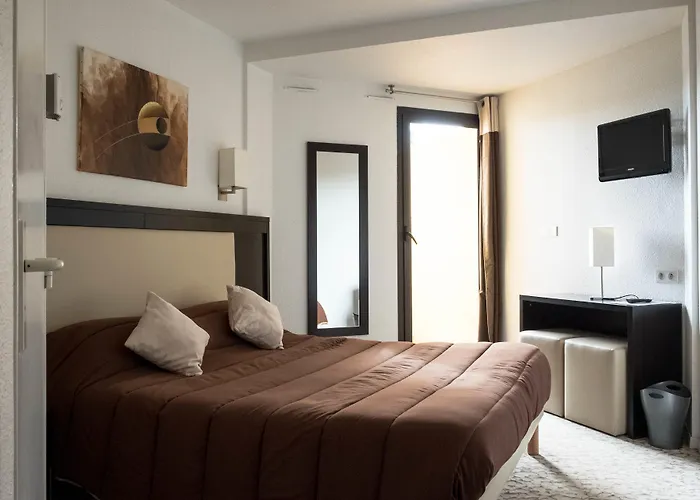 Le Collier Hotel