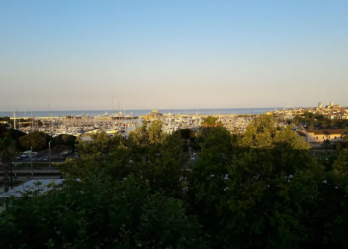 Le Collier ホテル 3*