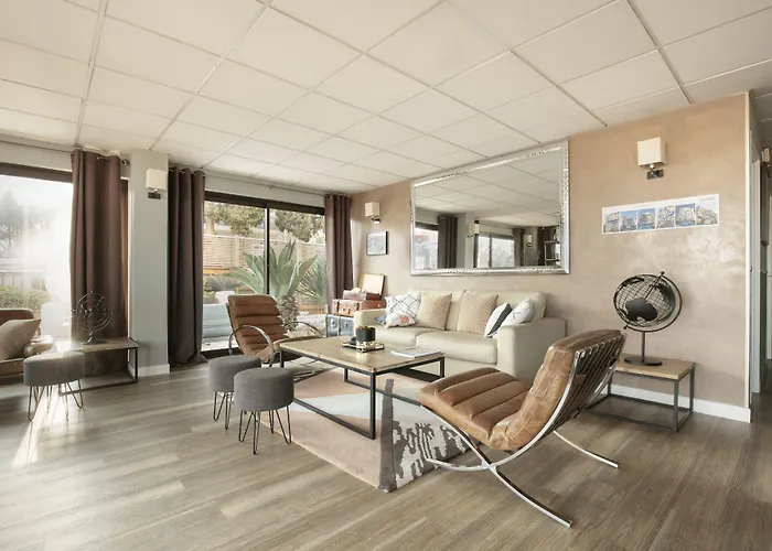 Le Collier ホテル 3*